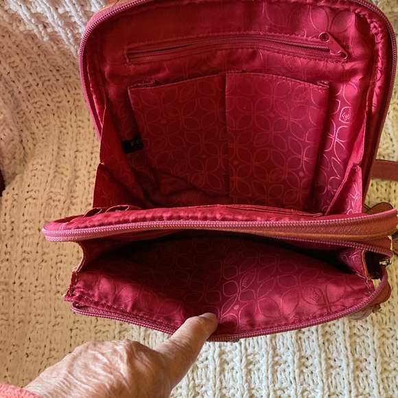 Fossil Crossbody Expandable Bag - Picture 4 of 11